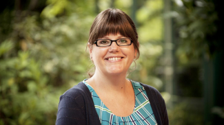 headshot of Elizabeth Craig